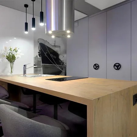 Elite Waterlane Free Swimming Pool Access