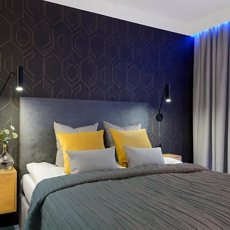Elite Waterlane Free Swimming Pool Access Gdaňsk