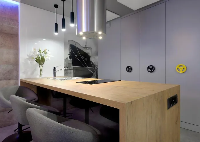 Elite Waterlane Free Swimming Pool Access